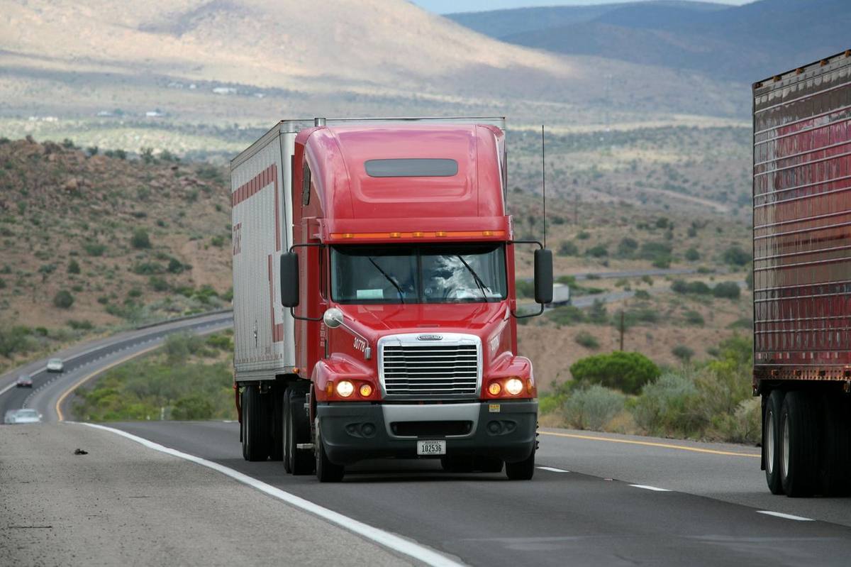 Ontario highway freight delivery service